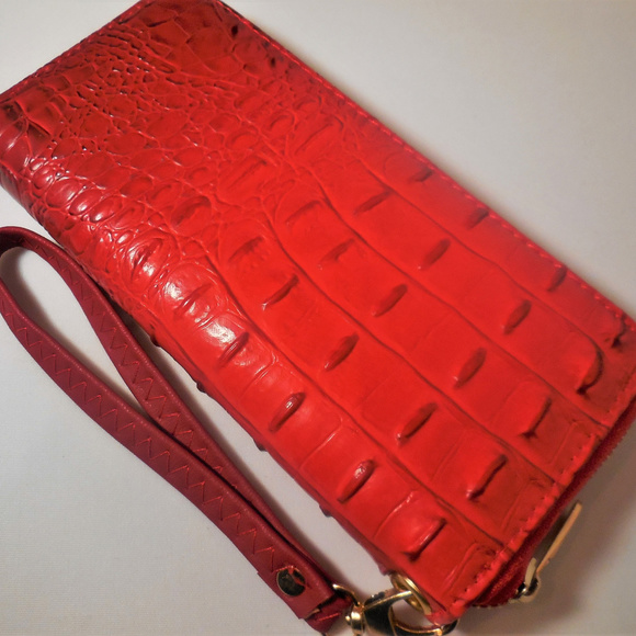 Wristlet Wallet NEW Red "Crocodile" Embossed small organizer - Picture 1 of 4